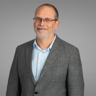 Headshot of Andrew Aurand