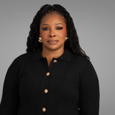 Headshot of Tia Turner